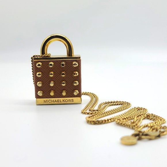 Michael Kors Padlock Pendant in Brown Pebble Leather & Gold Plating 👑 - Picture 13 of 14